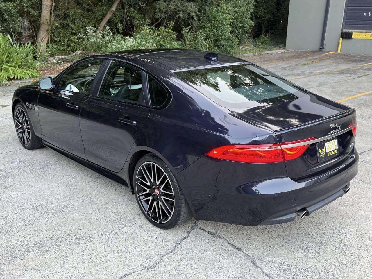 Used 2018 Jaguar XF R-Sport AWD/4WD image 21