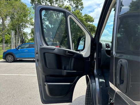 Used 2015 RAM ProMaster 2500 w/ Interior Convenience Group FWD image 19