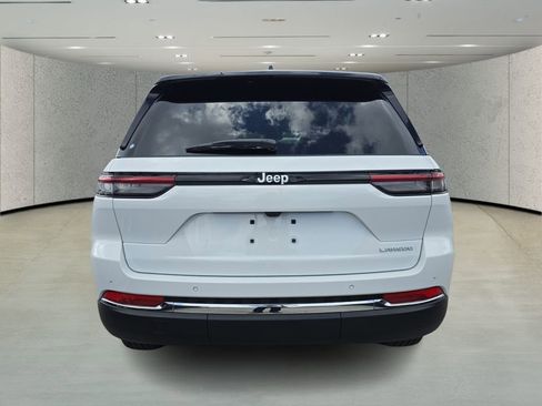 New 2026 Jeep Grand Cherokee Laredo RWD image 5
