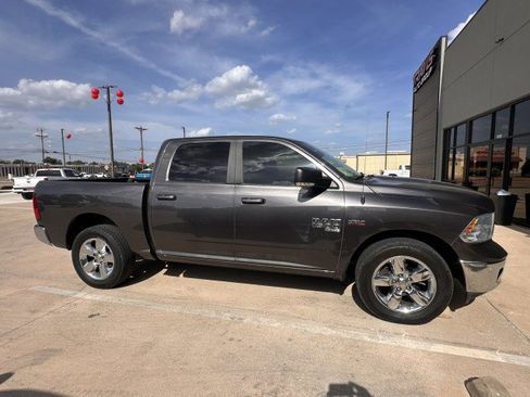 Used 2019 RAM 1500 Lone Star RWD image 3