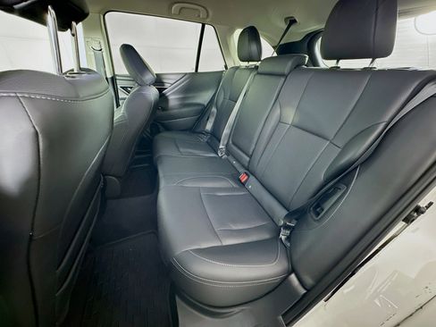 Used 2024 Subaru Outback Limited image 28