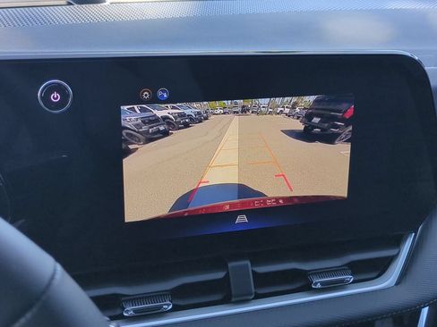 Used 2026 Chevrolet Equinox LT FWD image 15