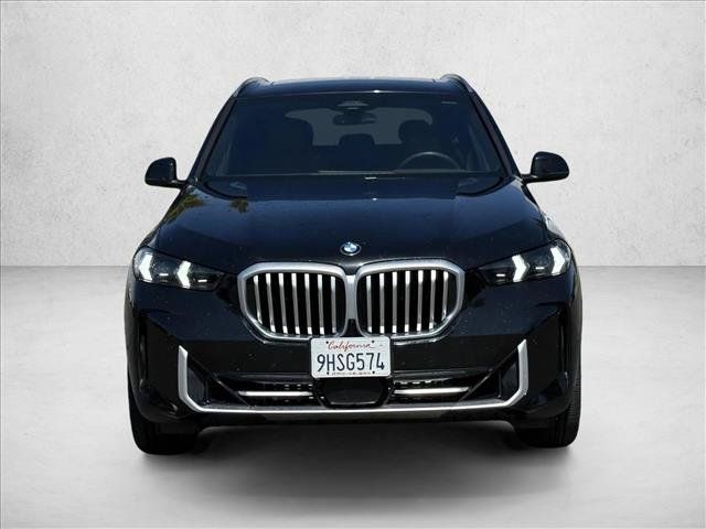 Used 2024 BMW X5 xDrive40i w/ Parking Assistance Package AWD/4WD image 2