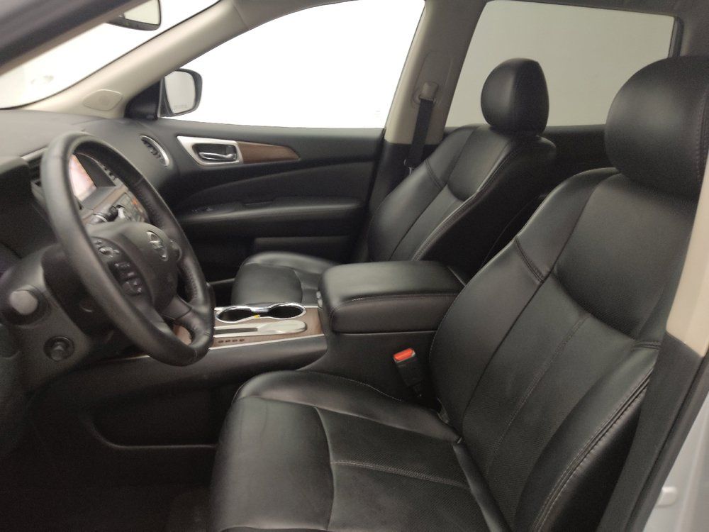 Used 2019 Nissan Pathfinder Platinum FWD image 17