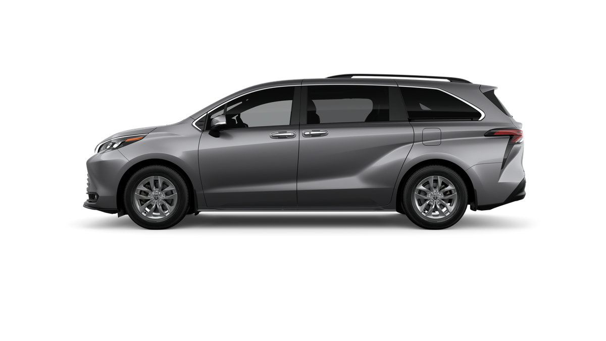 New 2026 Toyota Sienna XLE FWD image 4