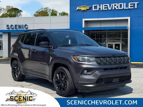 Used 2022 Jeep Compass Latitude w/ Sun and Sound Group FWD image 1