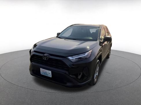 Used 2025 Toyota RAV4 LE image 7