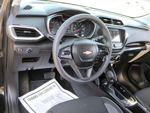 Used 2023 Chevrolet TrailBlazer LS FWD image 15