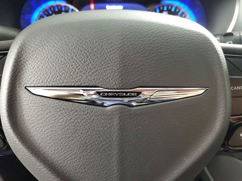 New 2026 Chrysler Pacifica Limited image 23