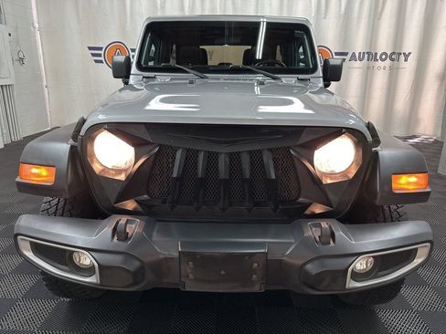 Used 2018 Jeep Wrangler Unlimited Sahara AWD/4WD image 5