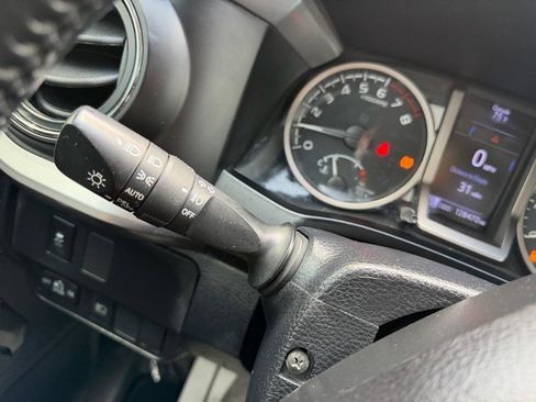 Used 2021 Toyota Tacoma SR5 image 40