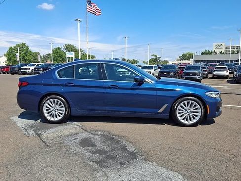 Used 2022 BMW 530i xDrive w/ Premium Package AWD/4WD image 4