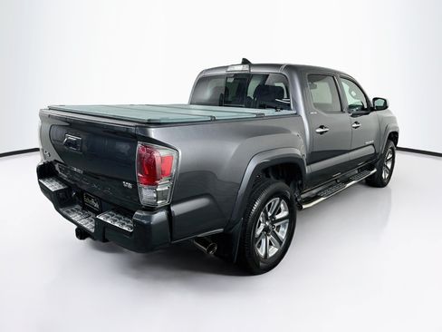 Used 2017 Toyota Tacoma Limited w/ Tow Package AWD/4WD image 9
