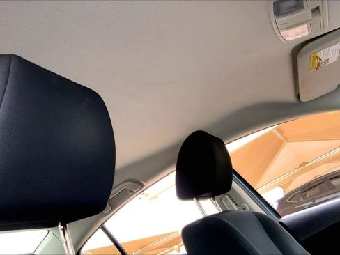 Used 2011 MAZDA MAZDA3 i Touring image 13