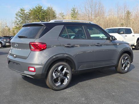 New 2026 Hyundai Venue SEL image 3