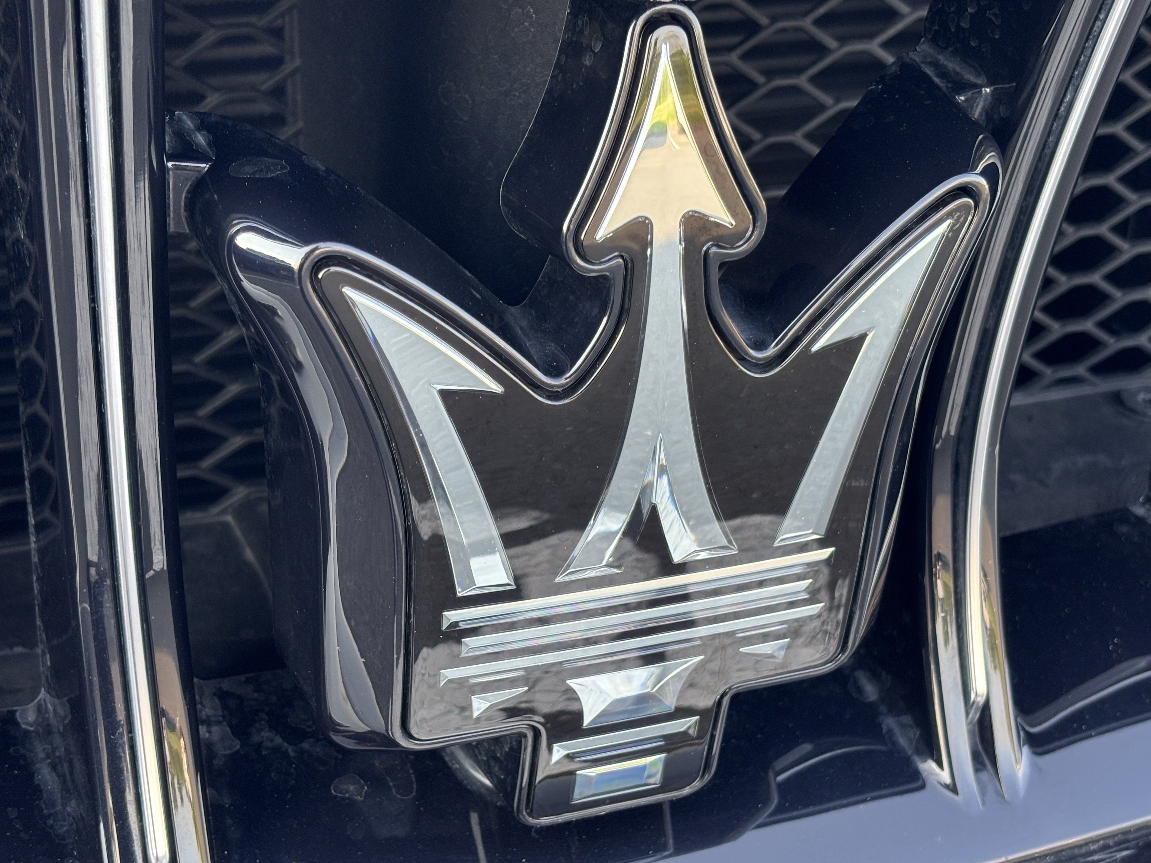 Used 2025 Maserati Grecale Folgore AWD/4WD image 19