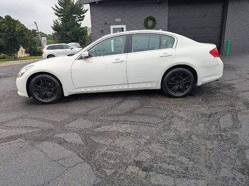 Used 2011 INFINITI G37 x Sedan w/ Premium Pkg AWD/4WD image 2