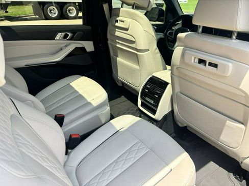 Used 2020 BMW X7 M50i w/ Executive Package AWD/4WD image 19