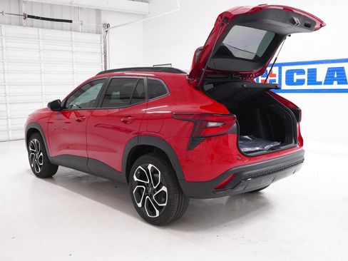 New 2026 Chevrolet Trax RS FWD image 7