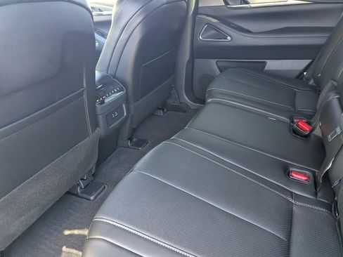 Certified 2025 INFINITI QX60 Luxe w/ Black Edition image 16