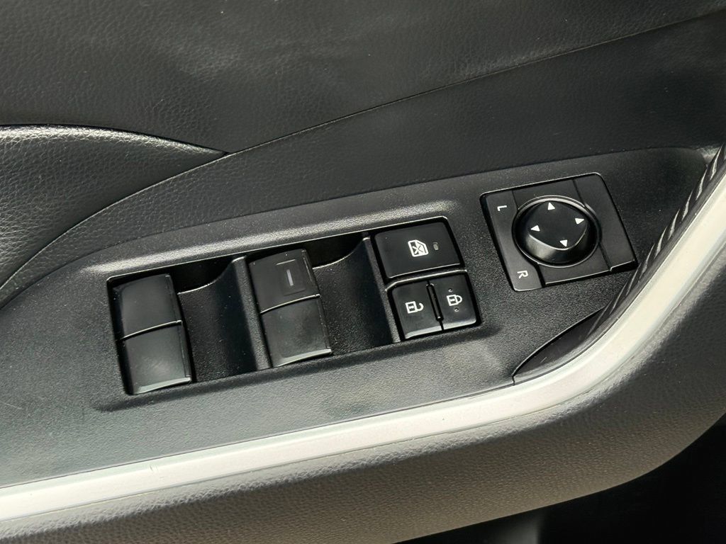 Used 2019 Toyota RAV4 XLE w/ Convenience Package AWD/4WD image 12