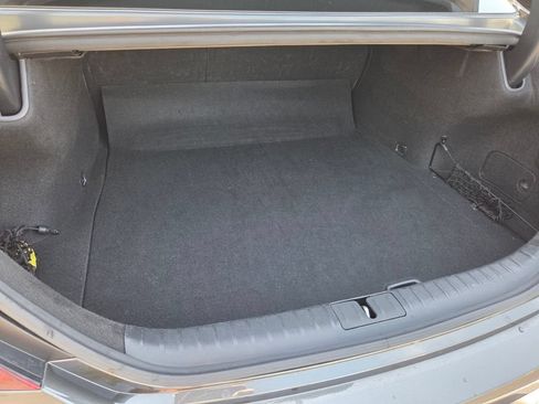 Used 2025 Genesis G70 2.5T RWD image 15