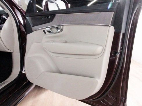 Used 2025 Volvo XC90 B6 Ultra w/ Protection Package image 24