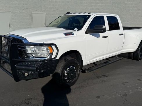 Used 2020 RAM 3500 Tradesman image 3