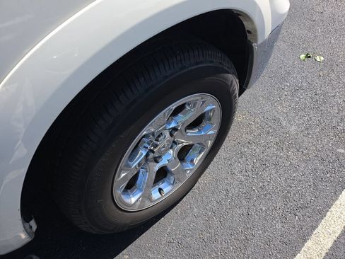 Used 2018 RAM 1500 Laramie AWD/4WD image 13