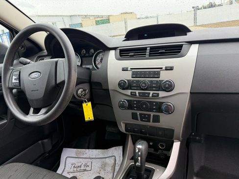 Used 2009 Ford Focus SE image 24