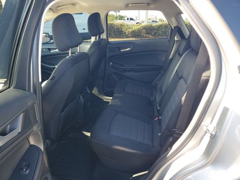 Certified 2022 Ford Edge SE w/ Black Appearance Package AWD/4WD image 10