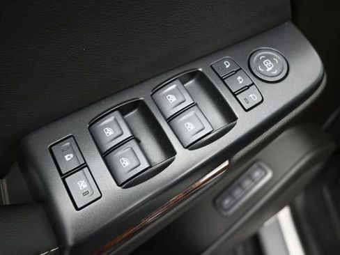 Used 2019 GMC Yukon XL SLT w/ Open Road Package AWD/4WD image 13