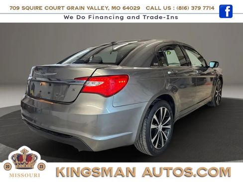 Used 2012 Chrysler 200 S image 4