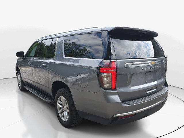 Used 2022 Chevrolet Suburban LT RWD image 8