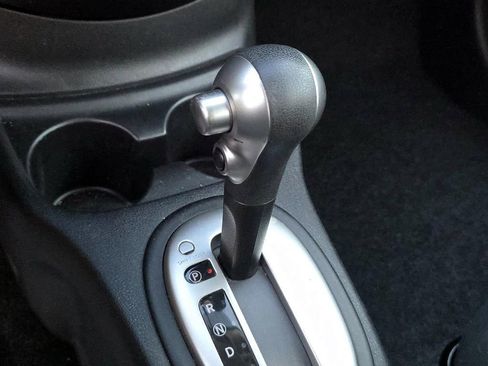 Used 2015 Nissan Versa SV FWD image 19