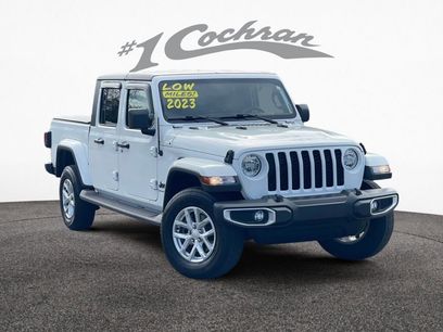 Used 2023 Jeep Gladiator Sport