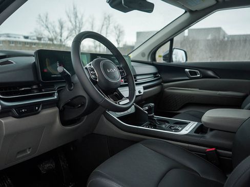 New 2026 Kia Carnival LXS image 18