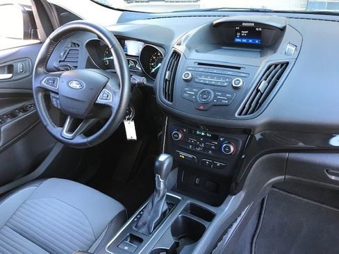 Used 2017 Ford Escape SE w/ SE Sport Appearance Package image 8