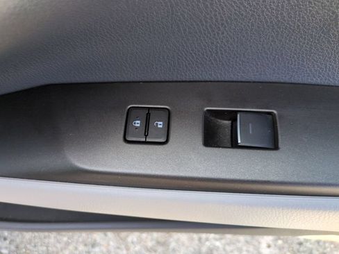 Used 2021 Toyota Camry XLE FWD image 32