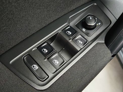 Used 2019 Volkswagen Tiguan S w/ 3rd Row Seat Package AWD/4WD image 19