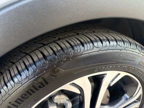 Used 2017 Chevrolet Bolt Premier w/ Driver Confidence II Package image 27