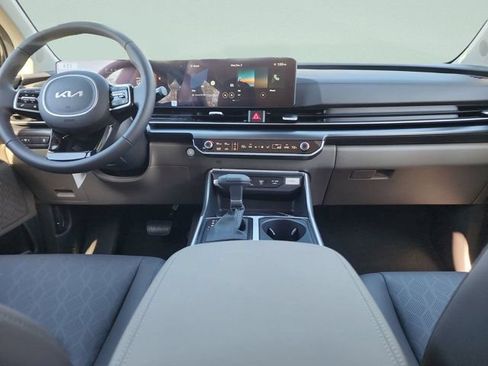 New 2026 Kia Carnival FWD image 8
