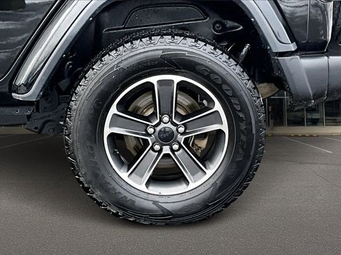 Used 2023 Jeep Wrangler Sahara w/ Cold Weather Group image 38