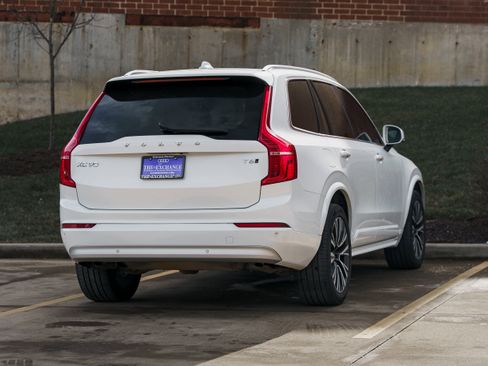 Used 2022 Volvo XC90 T6 Momentum w/ Advanced Package image 4