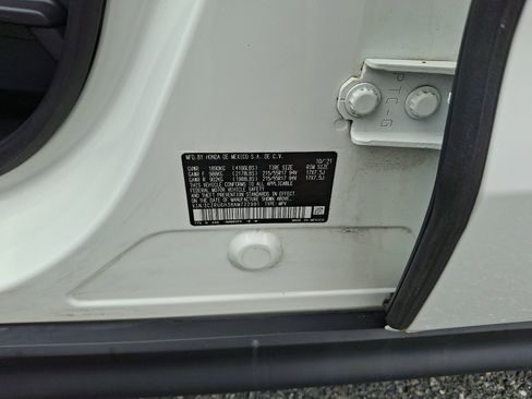 Used 2022 Honda HR-V LX image 26