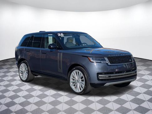 Used 2025 Land Rover Range Rover SE AWD/4WD image 7