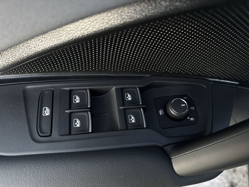 New 2026 Volkswagen Tiguan SE image 23