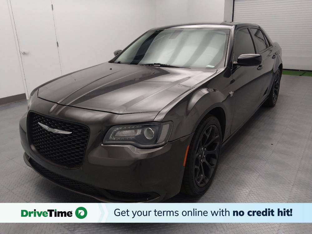 Used 2019 Chrysler 300 Touring w/ Sport Appearance Package RWD image 1