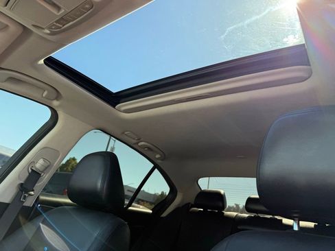 Used 2018 INFINITI Q50 Luxe RWD image 2