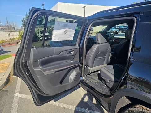 New 2026 Chevrolet Traverse Z71 image 16